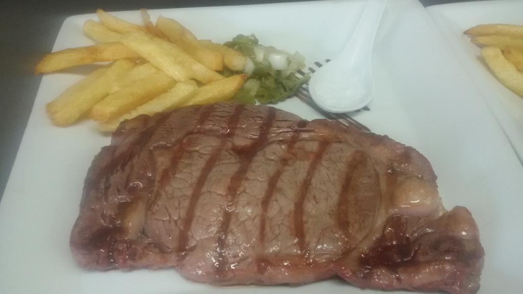 Hotel Restaurante Calderon アルコス・デ・ラ・フロンテーラ エクステリア 写真