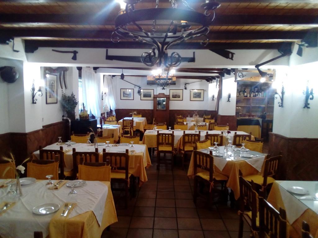 Hotel Restaurante Calderon アルコス・デ・ラ・フロンテーラ エクステリア 写真