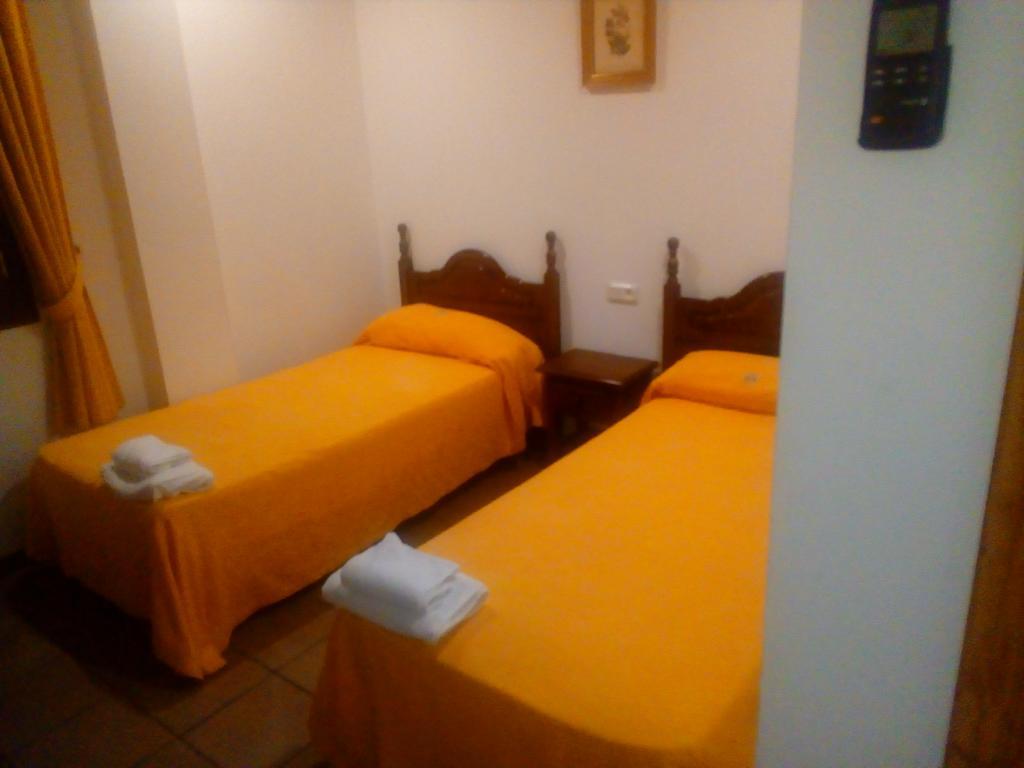 Hotel Restaurante Calderon アルコス・デ・ラ・フロンテーラ エクステリア 写真