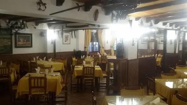 Hotel Restaurante Calderon アルコス・デ・ラ・フロンテーラ エクステリア 写真