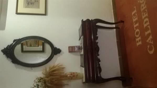 Hotel Restaurante Calderon アルコス・デ・ラ・フロンテーラ エクステリア 写真